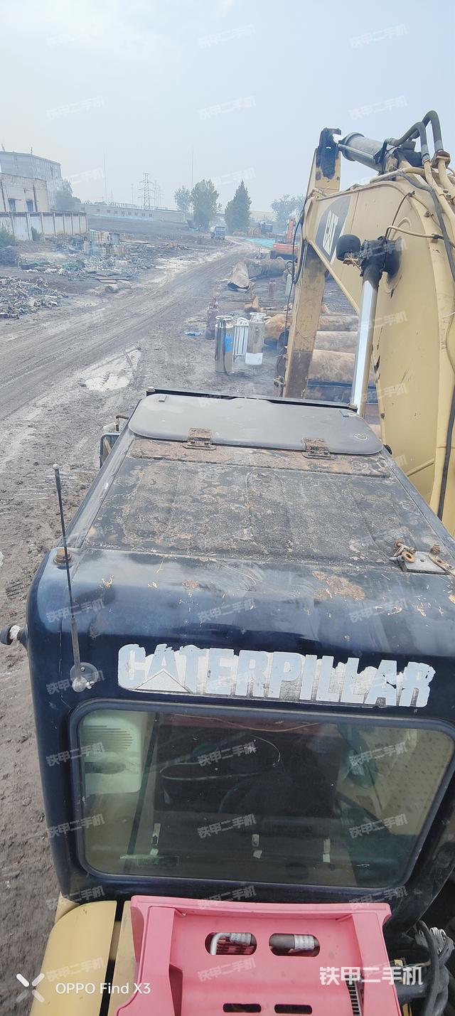 驾驶室顶部（整机外观）