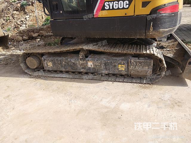 单侧履带整体（整机外观）