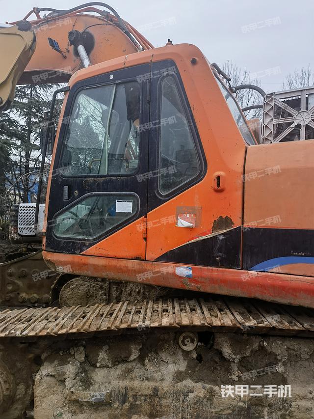 驾驶室整体（整机外观）