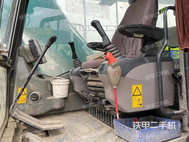 驾驶室整体（整机外观）