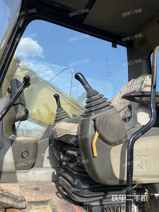 驾驶室整体（整机外观）