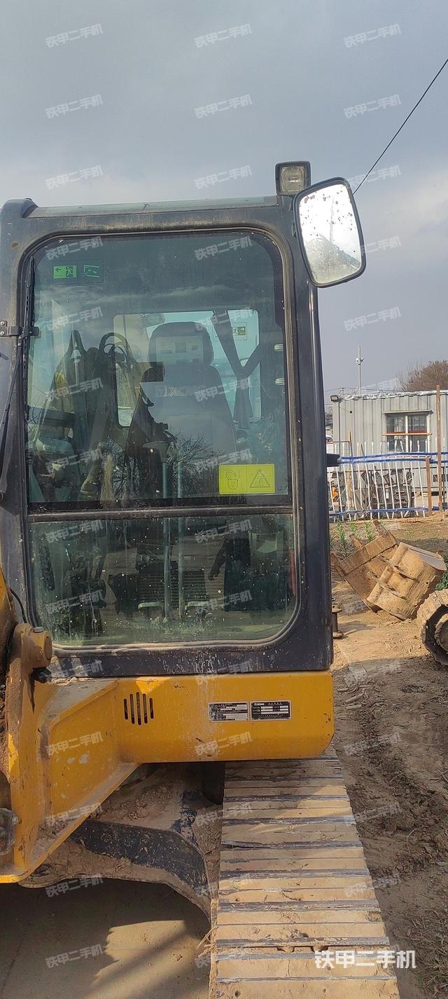 驾驶室整体（整机外观）