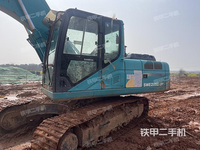 驾驶室整体（整机外观）