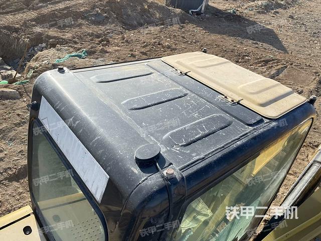 驾驶室顶部（整机外观）