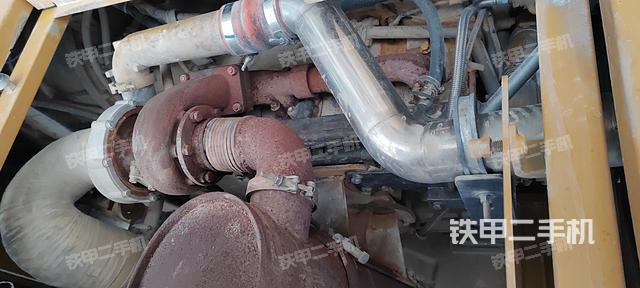 发动机右侧（整机外观及大件）