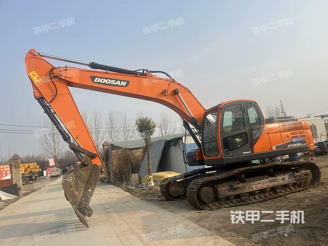 斗山DX220LC-9C挖掘机