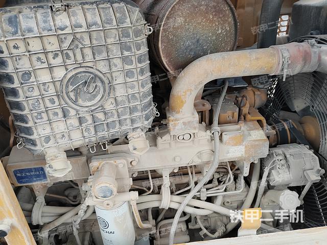 发动机左侧（整机外观及大件）