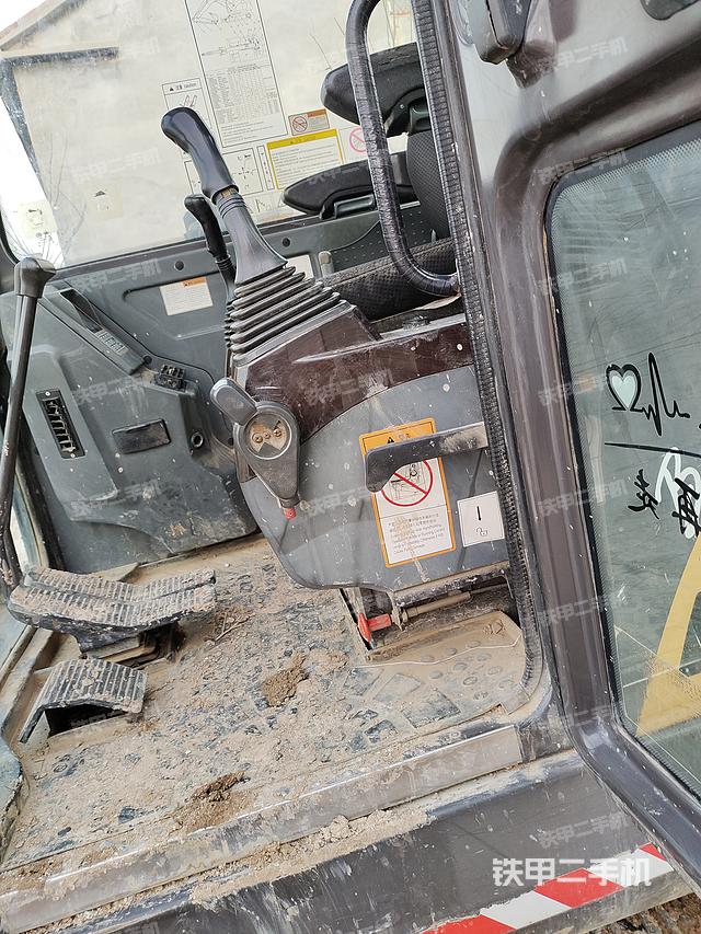 驾驶室整体（整机外观）