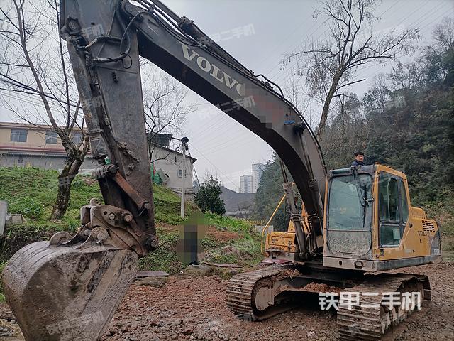 沃尔沃EC210B挖掘机