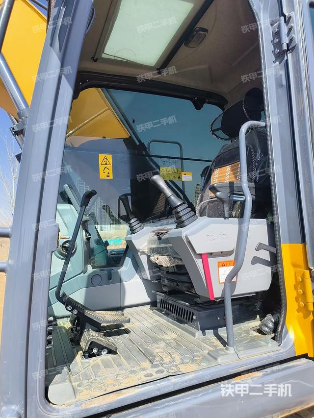 驾驶室整体（整机外观）