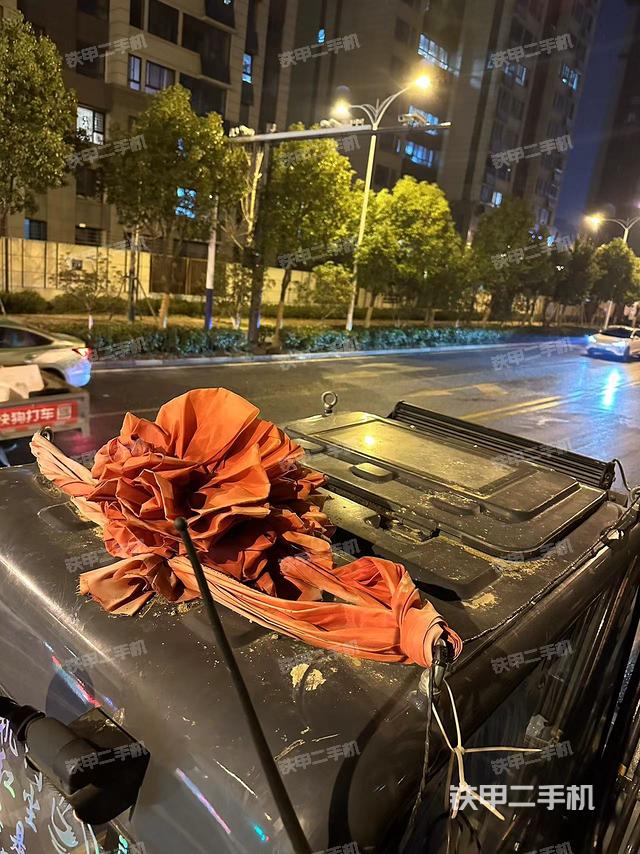 驾驶室顶部（整机外观）