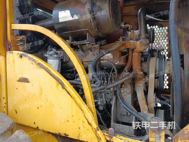 发动机右侧（整机外观及大件）