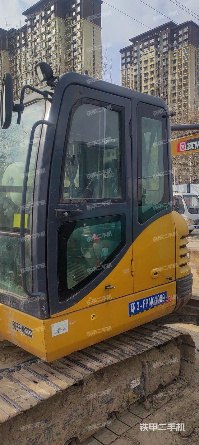 驾驶室顶部（整机外观）