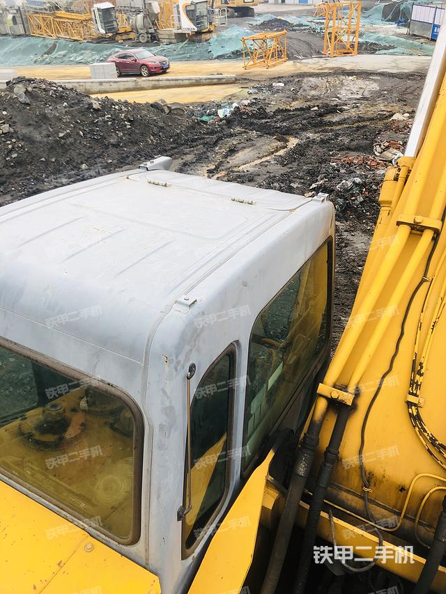 驾驶室顶部（整机外观）