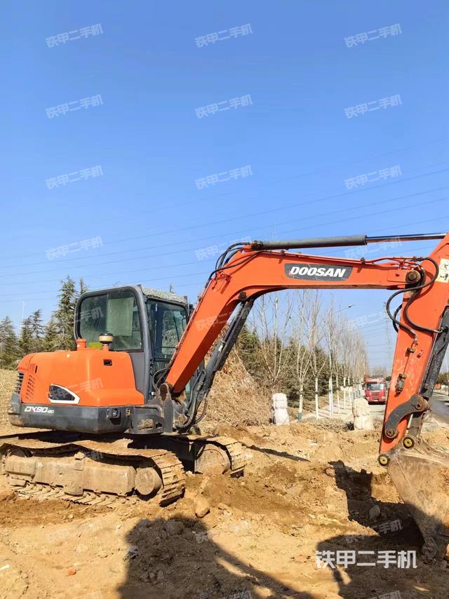 驾驶室整体（整机外观）