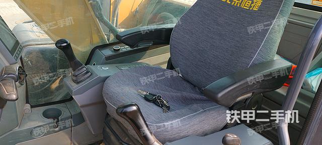 驾驶室整体（整机外观）