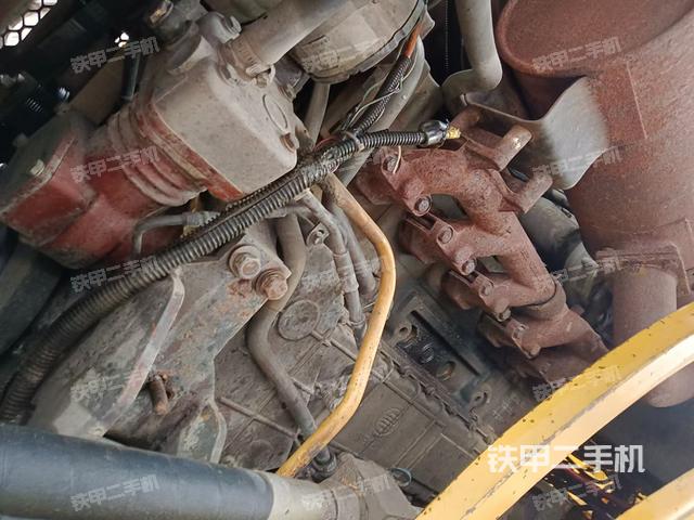 发动机左侧（整机外观及大件）