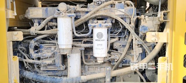 发动机左侧（整机外观及大件）