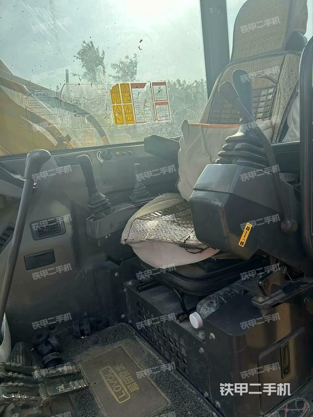 驾驶室整体（整机外观）