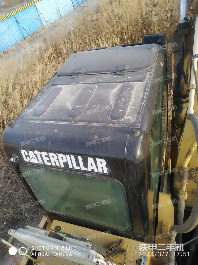 驾驶室顶部（整机外观）