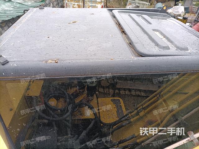 驾驶室顶部（整机外观）