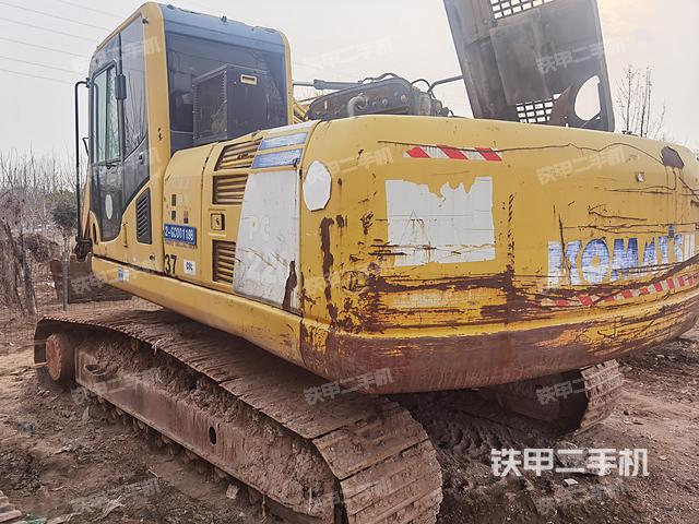 小松PC220-8挖掘机