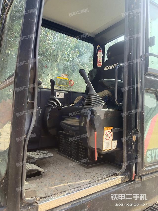 驾驶室整体（整机外观）