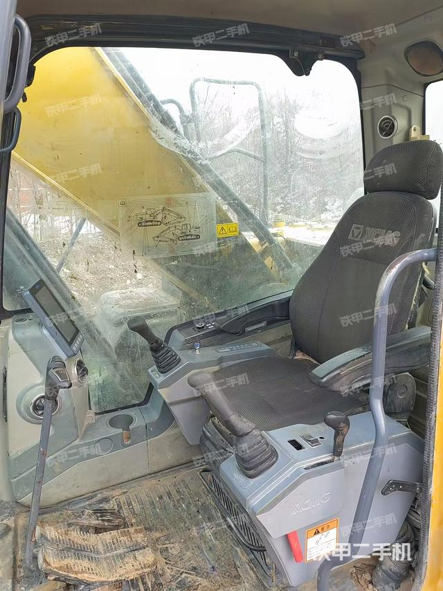 驾驶室整体（整机外观）