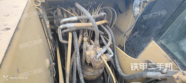 回转马达和主控阀（整机外观）