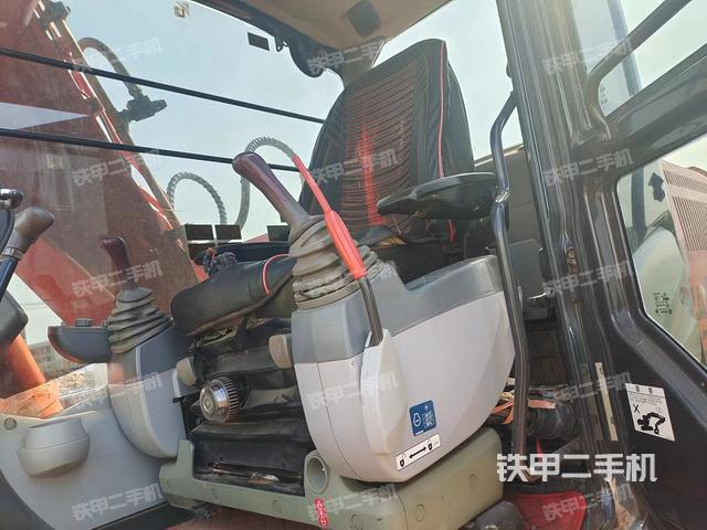 驾驶室整体（整机外观）