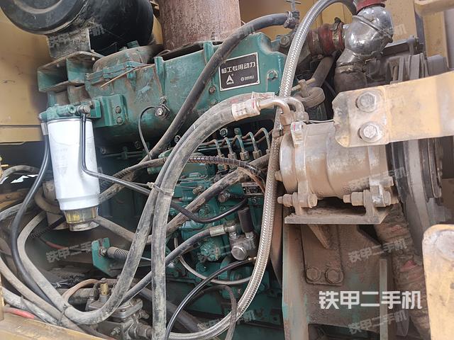 发动机左侧（整机外观及大件）