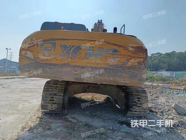 驾驶室顶部（整机外观）