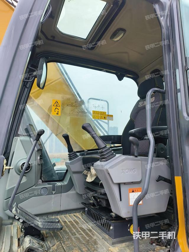 驾驶室整体（整机外观）