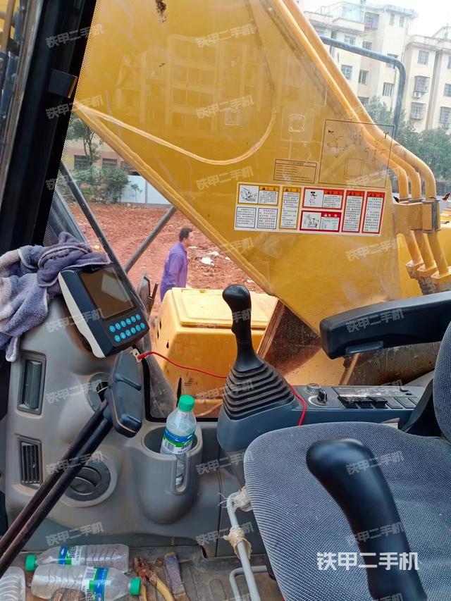 驾驶室整体（整机外观）