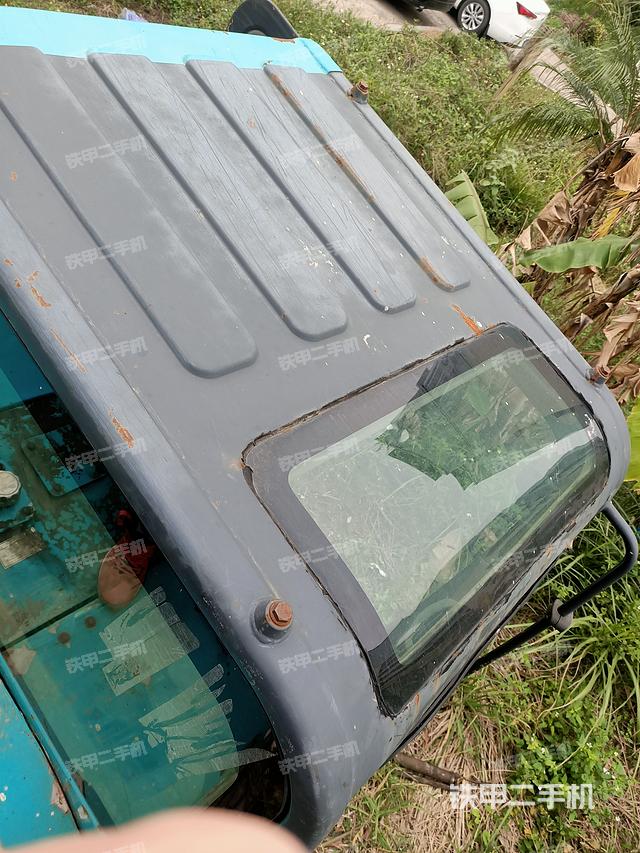 驾驶室顶部（整机外观）