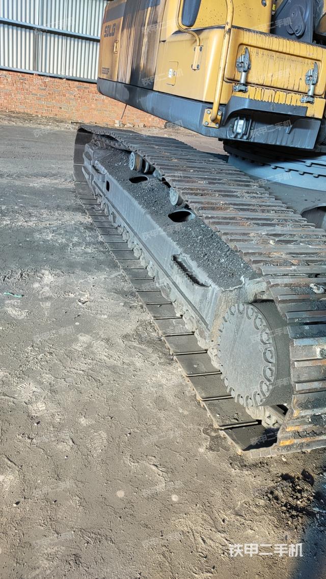 单侧履带整体（整机外观）