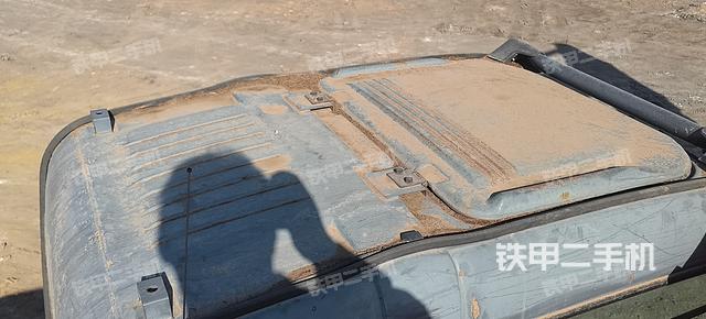 驾驶室顶部（整机外观）