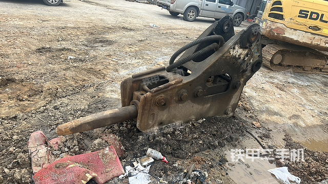 整机右侧（设备外观及核心部件）