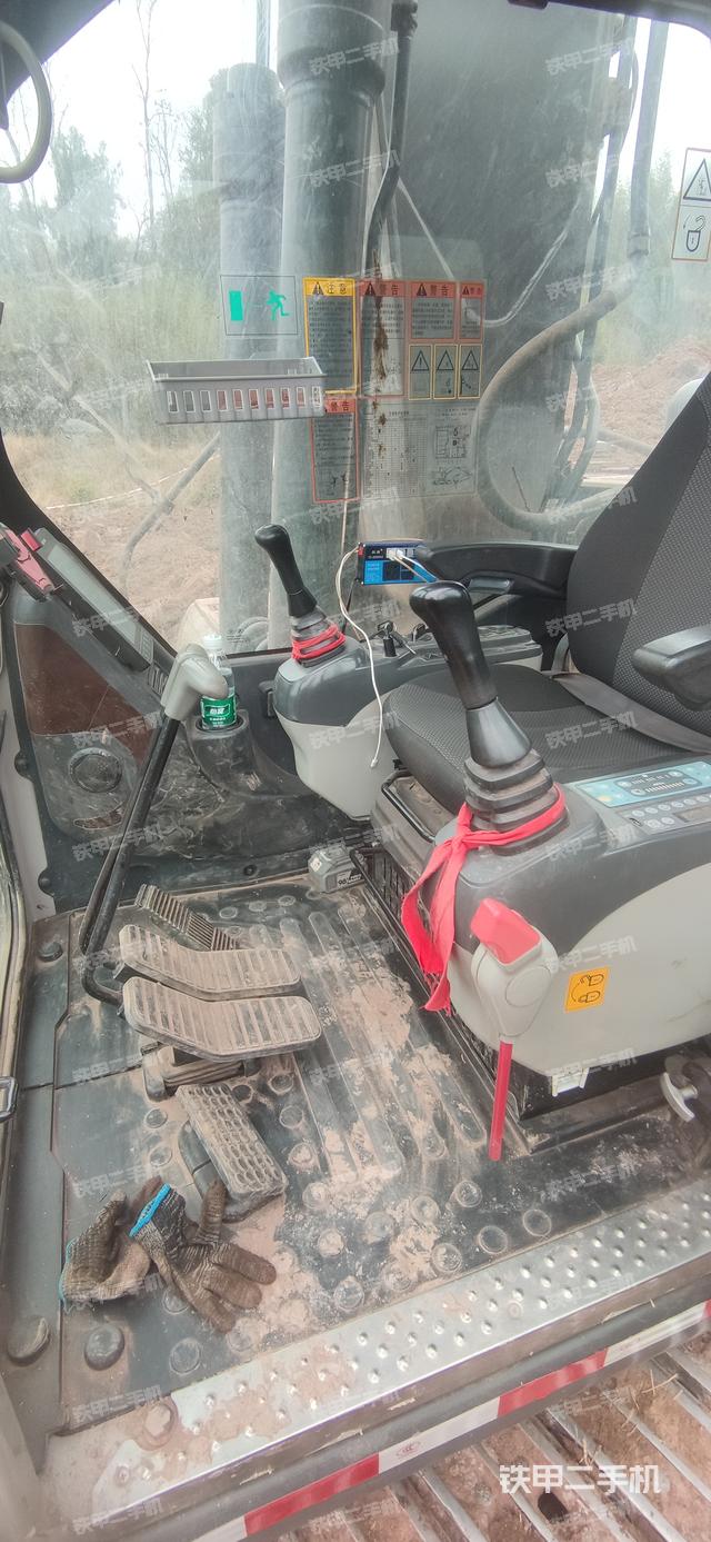 驾驶室整体（整机外观）