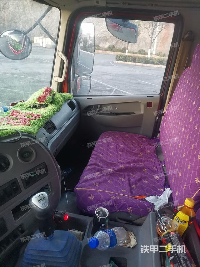 驾驶室操作台（设备外观及核心部件）