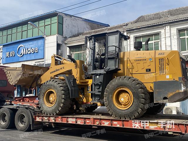 发动机右侧（整机外观及大件）