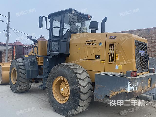 发动机左侧（整机外观及大件）