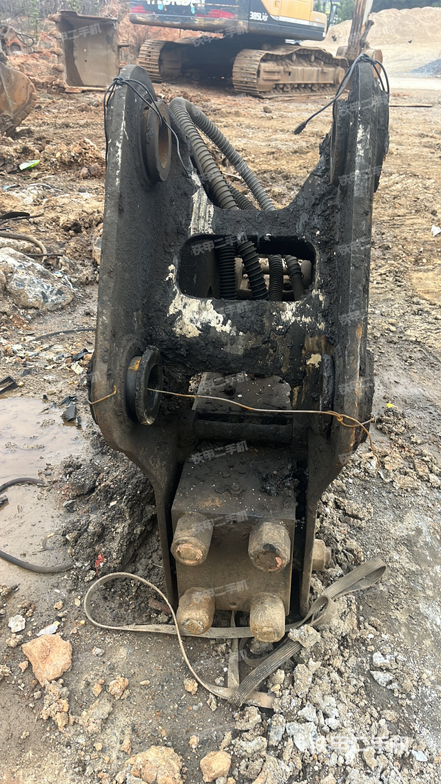 驾驶室操作台（设备外观及核心部件）