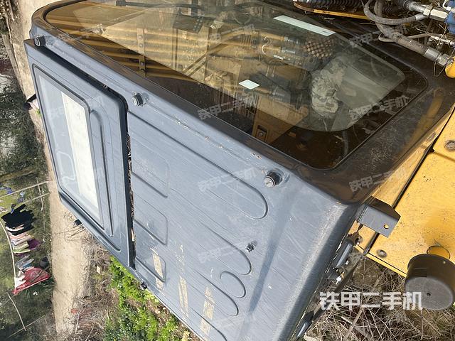 驾驶室顶部（整机外观）