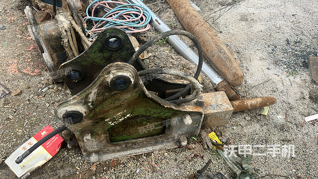 整机左侧（设备外观及核心部件）