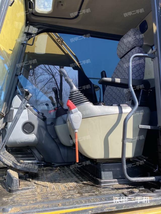 驾驶室整体（整机外观）