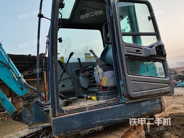 驾驶室整体（整机外观）