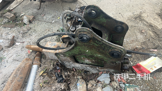 整机右侧（设备外观及核心部件）