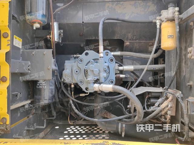 液压泵斜45 左（大件舱室）