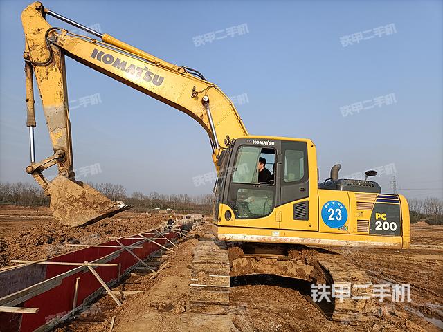 小松PC200-8M0挖掘机